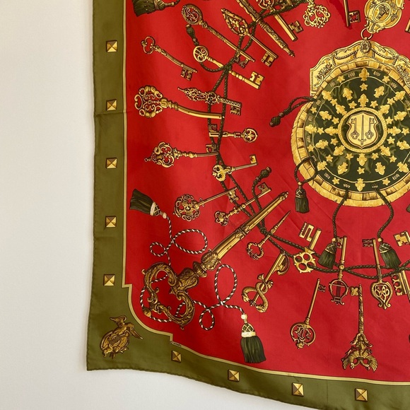 Hermès “Les Cles” Silk Scarf - Picture 3 of 13